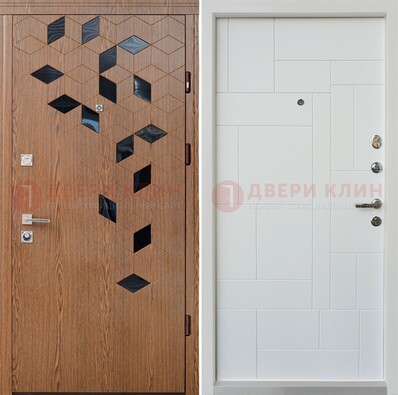 Коричневая металлическая дверь МДФ внутри белого цвета ДМ-256 в Жуковском
