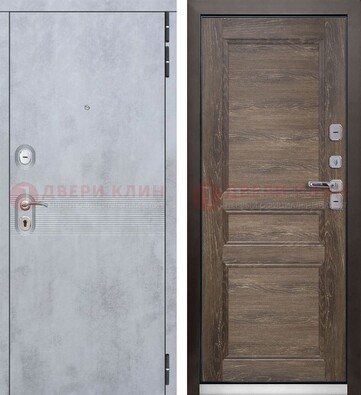 Серая металлическая дверь с МДФ коричневого цвета ДМ-304 в Дедовске