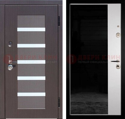 Железная коричневая дверь МДФ с темной стеклянной вставкой внутри ДМ-315 в Жуковском
