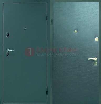 Зеленая стальная дверь с порошковым покрытием ДП-93 в Жуковском
