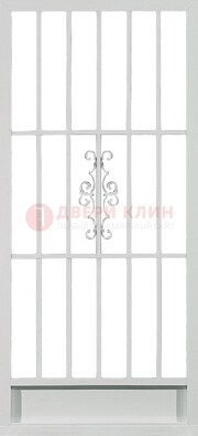 Белая стальная решетчатая дверь с ковкой ДР-35 в Жуковском