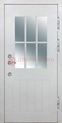 Белая уличная дверь со стеклом ДС-30 в Жуковском