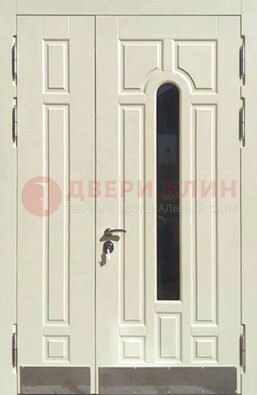Белая двухстворчатая металлическая дверь со стеклом ДС-71 в Смоленске