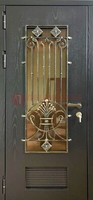Одностворчатая железная дверь со стеклом и ковкой для дома ДСК-101 в Брянске