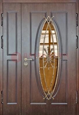 Полуторная металлическая дверь со стеклом и ковкой ДСК-108 в Орехово-Зуево