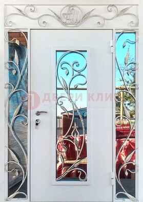 Белая входная дверь порошок со стеклом и ковкой ДСК-165 в Жуковском