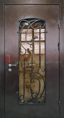 Металлическая дверь со стеклом и ковкой ДСК-95 для магазина в Жуковском