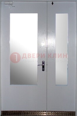 Белая  тамбурная дверь со стеклянными вставками ДТМ-18 в Жуковском