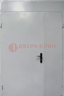 Белая металлическая тамбурная дверь ДТМ-5 в Жуковском