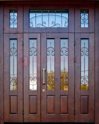 Коричневая парадная дверь с виноритом и ковкой ДВТ-168 в Жуковском