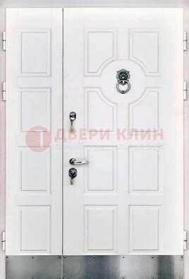 Белая входная дверь с виноритом ДВТ-246 в Жуковском